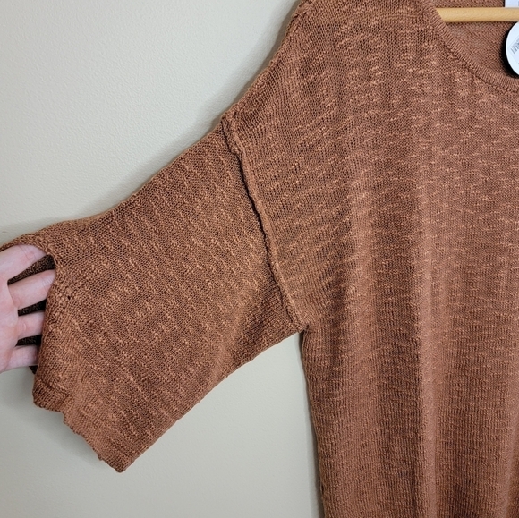 NWT Everyday Chic Boutique | Brown Lightweight Knit Sweater Size S/M - Picture 3 of 6